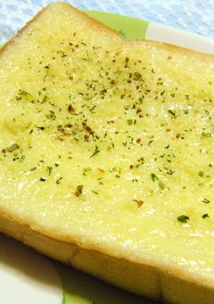 ハーブが香る☆マヨチーズトースト-レシピのメイン写真