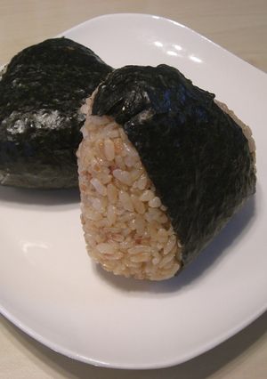 簡単!我が家のおやつ~かつぶしおにぎり~-レシピのメイン写真