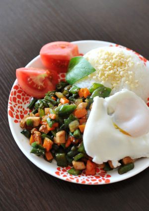 ガパオご飯（鶏肉とバジルのいためご飯）-レシピのメイン写真