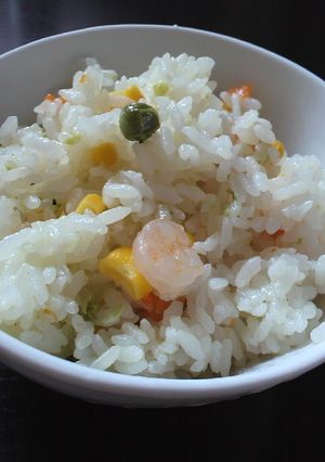究極に簡単★炊飯器で包丁いらずエビピラフ-レシピのメイン写真