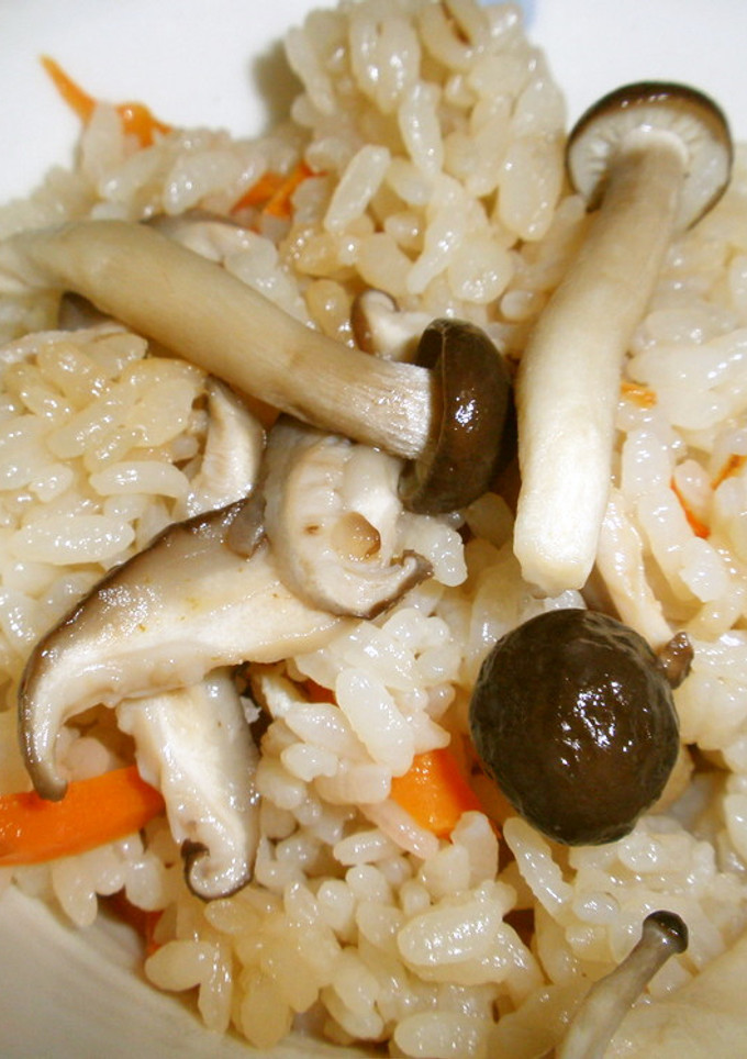 調味料は3種類　炊飯器で簡単炊き込みご飯-レシピのメイン写真