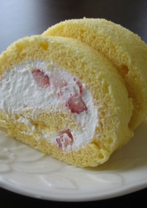 材料は３つだけ！簡単、定番のロールケーキ-レシピのメイン写真