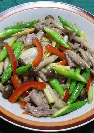 鶏せせりとアスパラの五香粉風味炒めもの-レシピのメイン写真