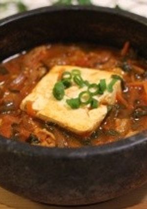 韓国の味を簡単に！豚肉とお豆腐のチゲ　-レシピのメイン写真