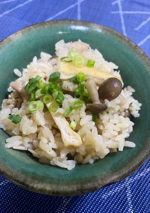 旬を味わう「きのこの炊き込みご飯」-レシピのメイン写真