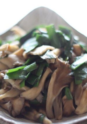 ちょっと中華風♪舞茸とニラの炒め物-レシピのメイン写真