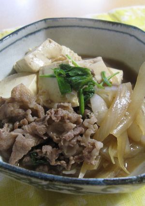 子供完食☆旬の新玉ねぎをたっぷり！肉豆腐-レシピのメイン写真