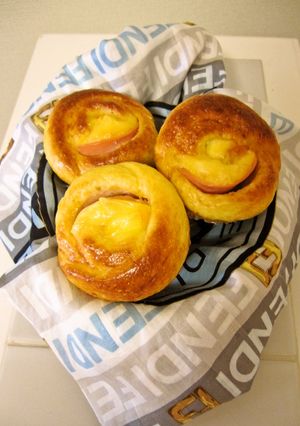 ハムとチーズのRoseパン♥-レシピのメイン写真