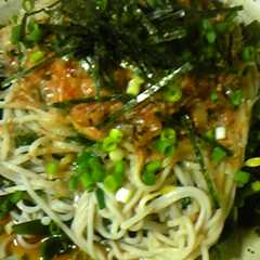 รูปของ ランチに♪簡単♪具たくさん☆みそ納豆蕎麦
