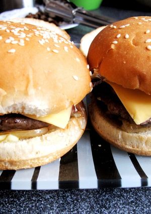 夏の休日ランチはこれ！自家製ハンバーガー-レシピのメイン写真