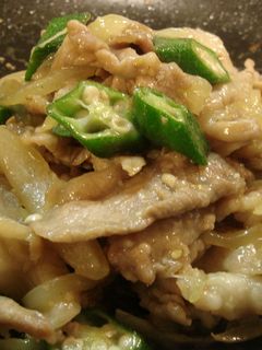 豚肉&おくら&玉ねぎのめんつゆ炒め-レシピのメイン写真