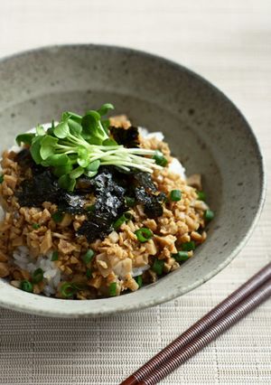 高野豆腐とレンコンの甘辛そぼろ丼-レシピのメイン写真