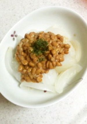 レンジで簡単新玉ねぎ＆納豆♪-レシピのメイン写真