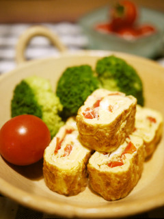 プチトマトでコンソメ味の卵焼き♡-レシピのメイン写真