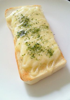 ＊チーズとマヨだけで美味しいトースト＊-レシピのメイン写真