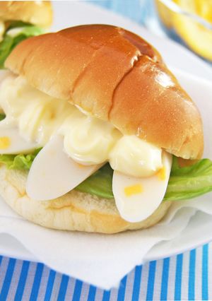 チーかまとマヨネーズのロールパンサンド-レシピのメイン写真