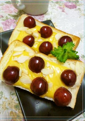 ＊チェリーとチーズと練乳のトースト＊-レシピのメイン写真