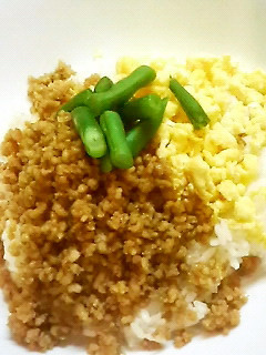 懐かしの☆シンプル鶏そぼろ丼-レシピのメイン写真