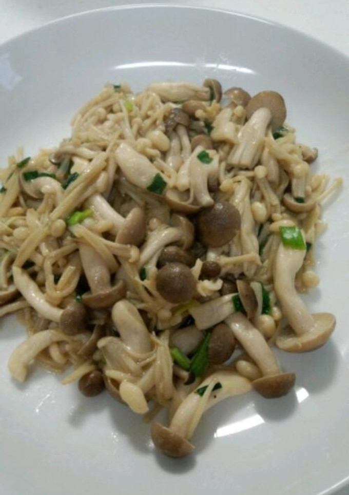 簡単☆しめじとえのきのマヨバター醤油炒め-レシピのメイン写真