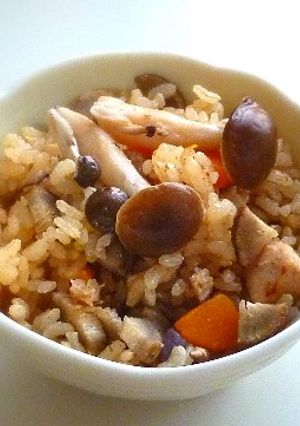 一合単位で作りやすい☆簡単炊き込み鶏ご飯-レシピのメイン写真