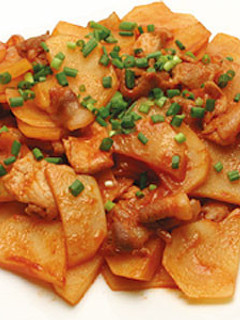 じゃが芋と豚肉のピリ辛ケチャップ炒め-レシピのメイン写真