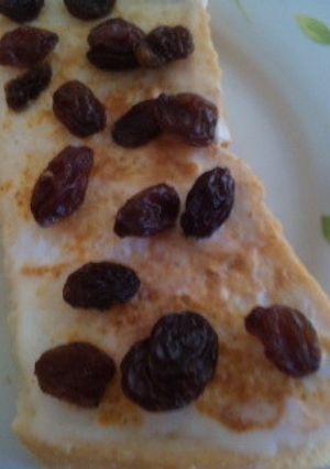 朝食♪ﾚｰｽﾞﾝﾖｰｸﾞﾙﾄ黄粉トースト-レシピのメイン写真
