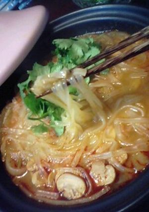 タジン鍋でトムヤムフォー☆-レシピのメイン写真