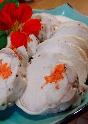鶏むね肉でニンジンチーズ入りチキンロール-レシピのメイン写真