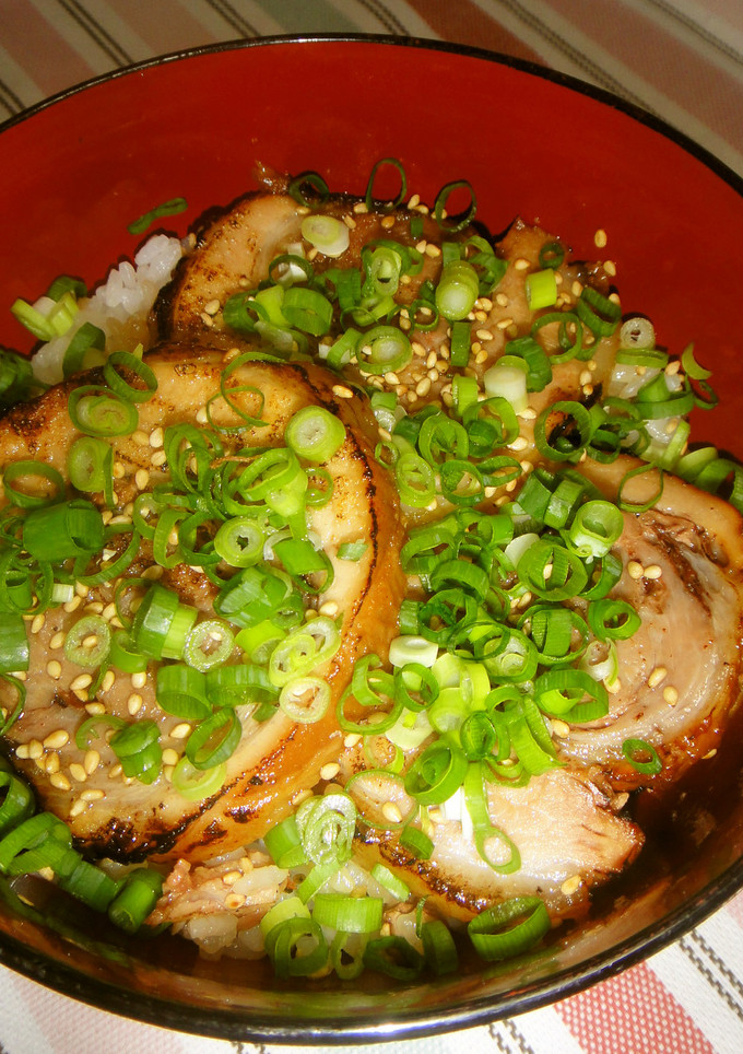 緑茶でさっぱり！和豚もちぶたの炙り煮豚丼-レシピのメイン写真