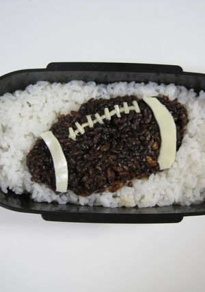 簡単キャラ弁☆アメフト（ラグビー)ボール-レシピのメイン写真