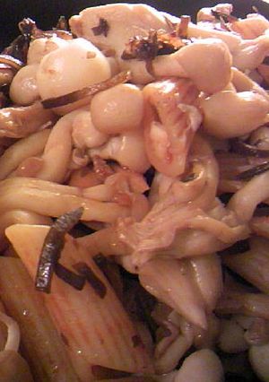 鮭としめじと昆布佃煮のパスタ-レシピのメイン写真