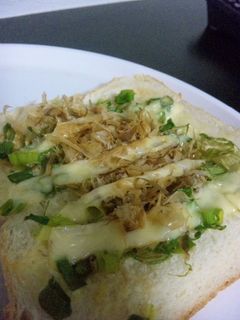 焼肉のタレで☆ネギたっぷりトースト☆-レシピのメイン写真