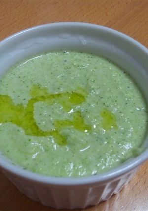 簡単ローフードBroccoli soup-レシピのメイン写真