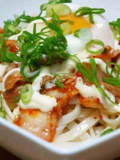 がっつり素麺♪豚キムチ温玉のっけ-レシピのメイン写真