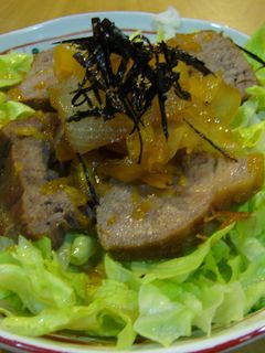 新たまねぎととろ~り煮豚丼-レシピのメイン写真