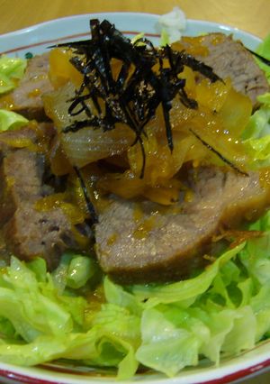 新たまねぎととろ~り煮豚丼-レシピのメイン写真