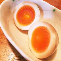 รูปของ 漬けるだけの簡単♪半熟煮卵(味玉)