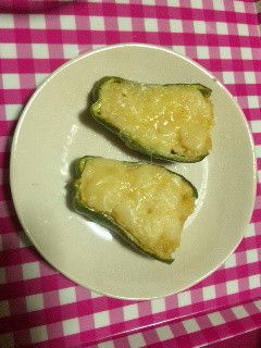 ピーマンのポテトツナマヨ詰めのチーズ焼き-レシピのメイン写真
