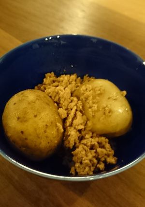 簡単☆新じゃがと豚ひき肉のそぼろ煮-レシピのメイン写真
