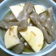 鰹だしが利いてる竹ノ子と捻り蒟蒻の煮込み