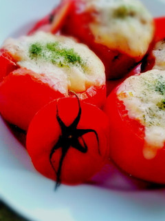 とろ〜りチーズのトマトの肉詰め-レシピのメイン写真