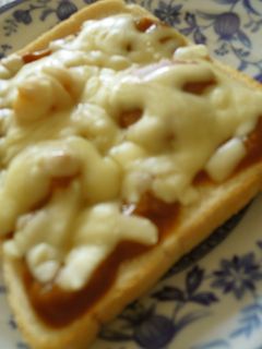 カレーの翌日の朝食は…チーズトースト♪-レシピのメイン写真