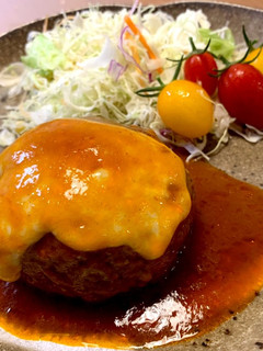 簡単なのに本格的!煮込みハンバーグ♪-レシピのメイン写真