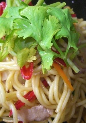 夏の一品★ベトナム風食べるラー油の焼そば-レシピのメイン写真