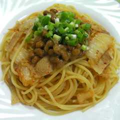 รูปของ キムチ納豆パスタ
