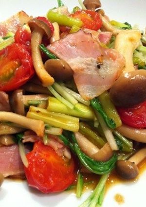 水菜とベーコンとニンニクの芽の炒め物-レシピのメイン写真