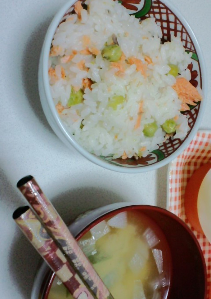 超〜簡単！青豆と鮭の炊き込みごはん-レシピのメイン写真