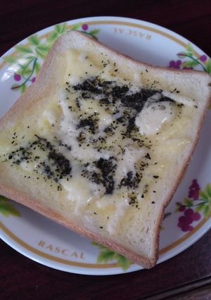 適量で！チーズとバジルのトースト-レシピのメイン写真