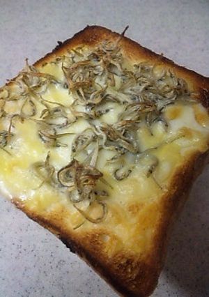 ちりめんチーズトースト-レシピのメイン写真