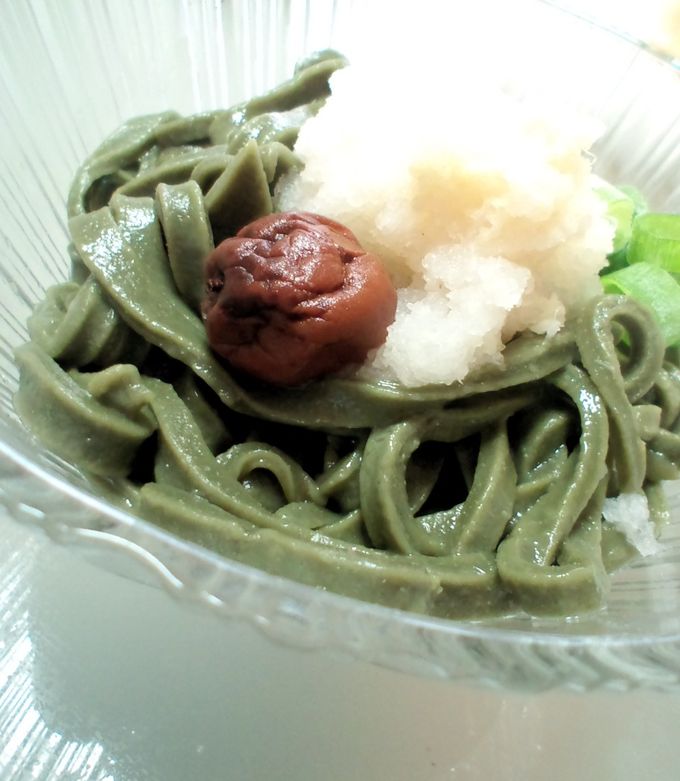 スピルリナの全粒粉うどんスピルリナうどん-レシピのメイン写真